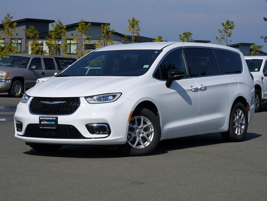 2024 Chrysler Pacifica Touring - No Accidents, Power Doors, Rear A/C display photo