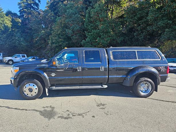 2015 Ford  Super Duty F-450 Pickup XLT image 3