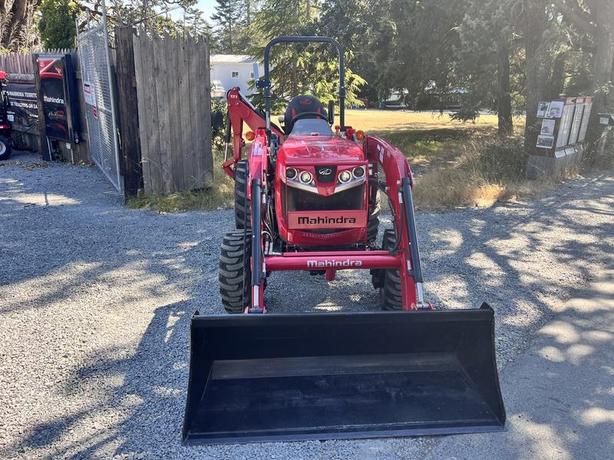 2024 Mahindra 1600 Series 1635 Shuttle image 2