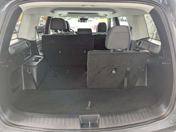 2025 Hyundai Santa Fe XRT - No Accidents, AWD, Sunroof, Heated Seats image 8