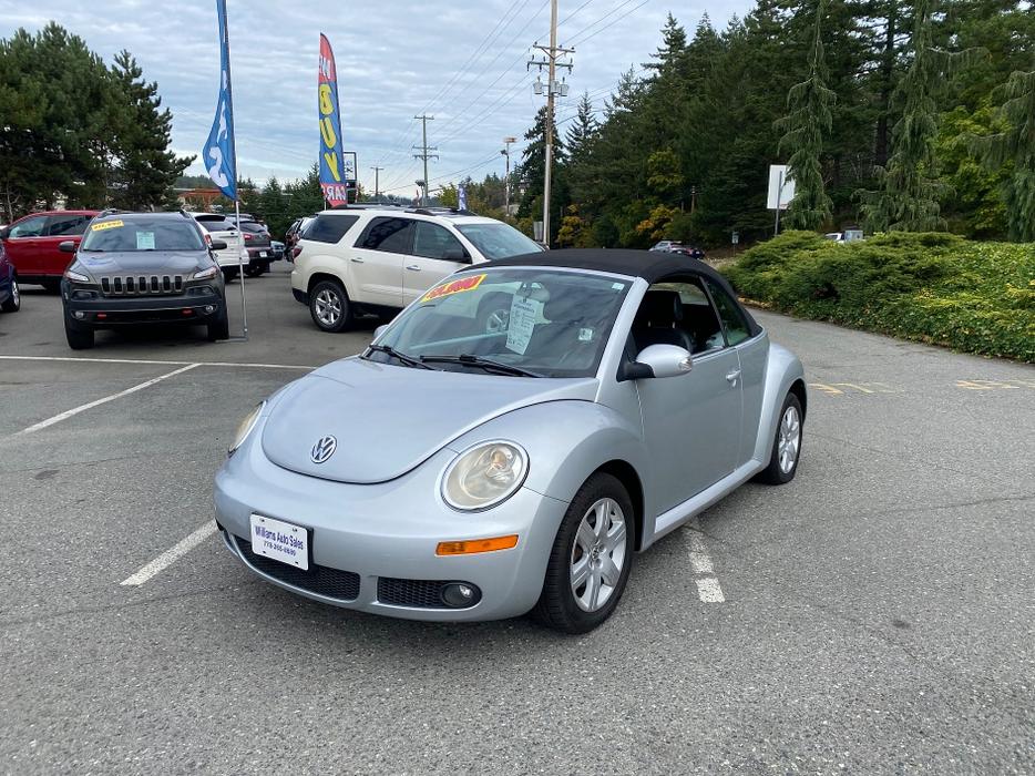 2007 Volkswagen  New Beetle Convertible Leather heated seats front display photo