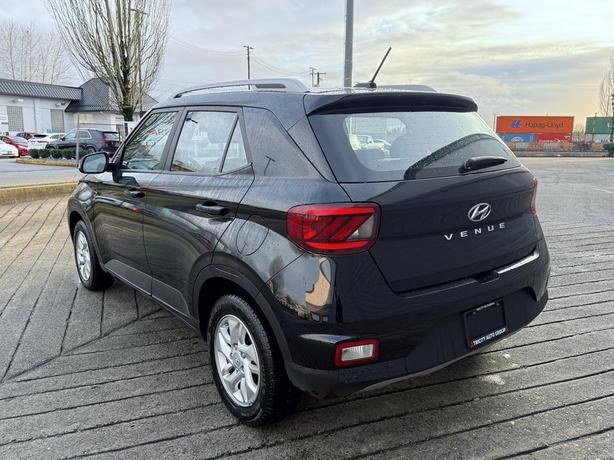 2023 Hyundai Venue Preferred IVT image 8