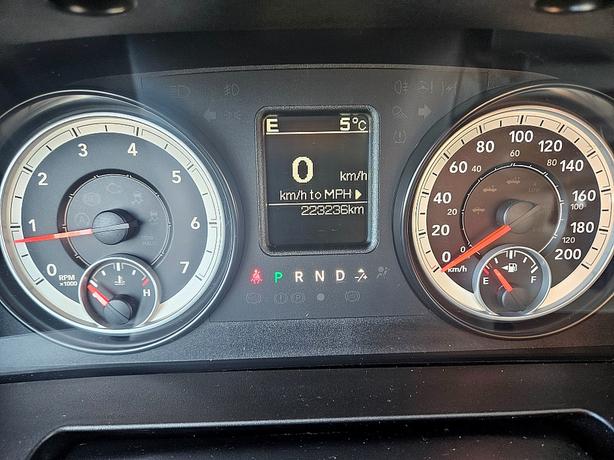 2014 Ram  1500 SLT image 5