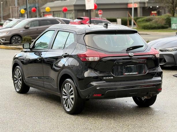 2025 Nissan Kicks Play SV FWD image 8