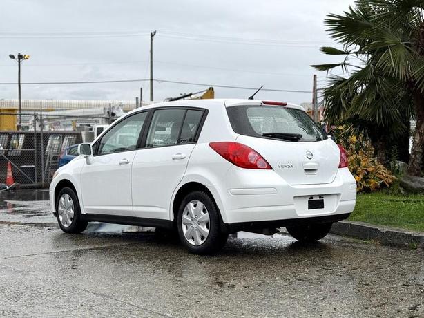 2012 Nissan Versa 1.8 S Hatchback image 7