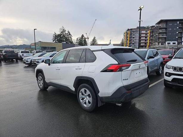 2022 Toyota RAV4 LE | Heated Seats! image 4