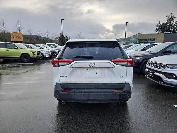 2022 Toyota RAV4 LE | Heated Seats! image 5