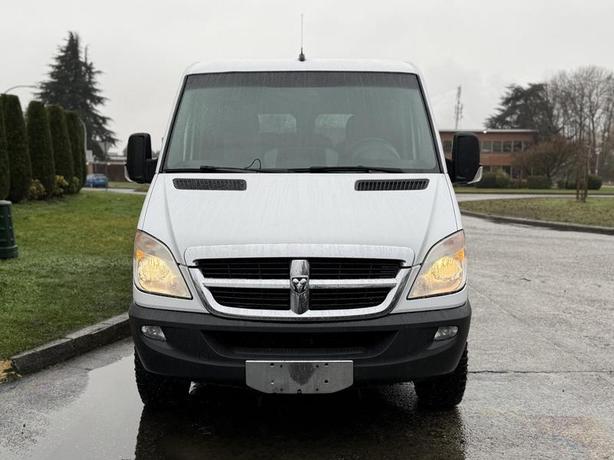 2008 Dodge Sprinter 2500 12-Passenger Low Roof Van image 3