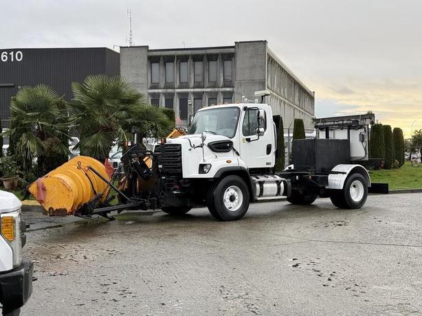 2016 Freightliner 108SD Viking Snow Plow Truck with 11-Foot Front Plow and 11-Fo image 5