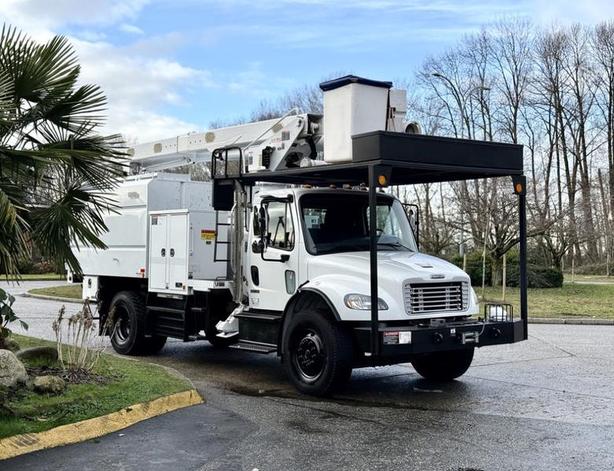 2015 Freightliner M2 106 Cummins Altec Bucket Truck with 10-Foot Dump Box image 1