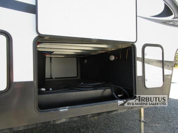 Used 2022 Grand Design Reflection 367BHS image 6