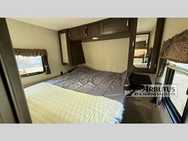 Used 2018 Keystone RV Springdale 252RL image 5