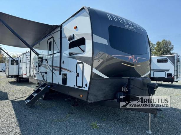 Used 2022 Forest River RV Rockwood Signature Ultra Lite 8263MBR image 1