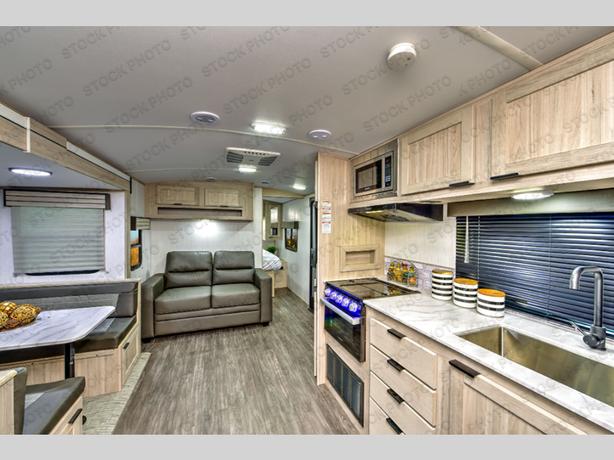 Used 2022 Cruiser Shadow Cruiser 259BHS image 2