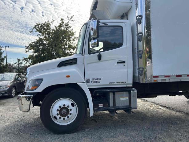 2018 Hino 338 image 4