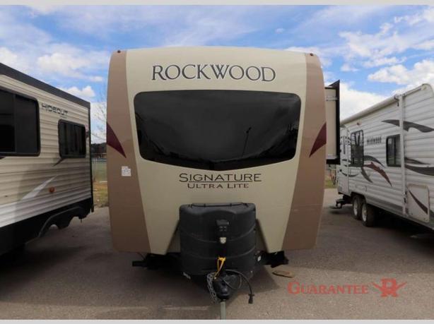 Used 2017 Forest River RV Rockwood Signature Ultra Lite 8327SS image 2