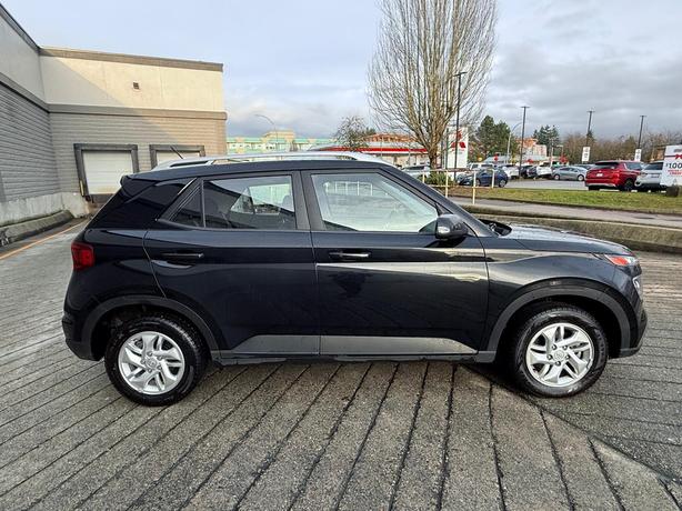 2023 Hyundai Venue Preferred - Heated Steering Wheel, Heated Seats image 5