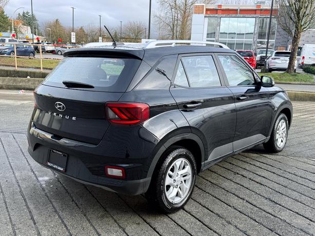 2023 Hyundai Venue Preferred - Heated Steering Wheel, Heated Seats image 6