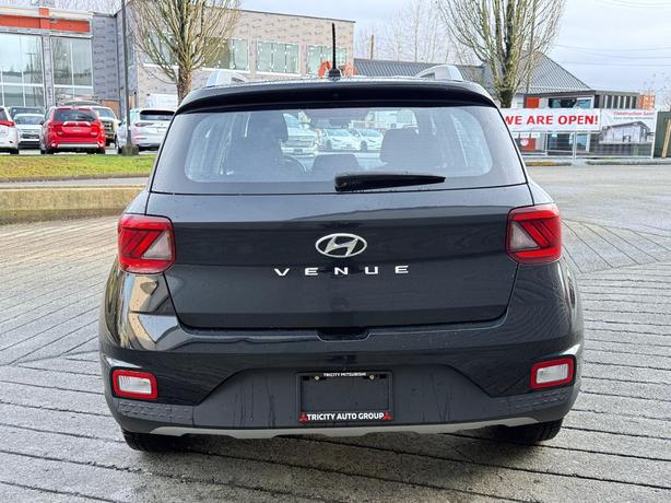 2023 Hyundai Venue Preferred - Heated Steering Wheel, Heated Seats image 7