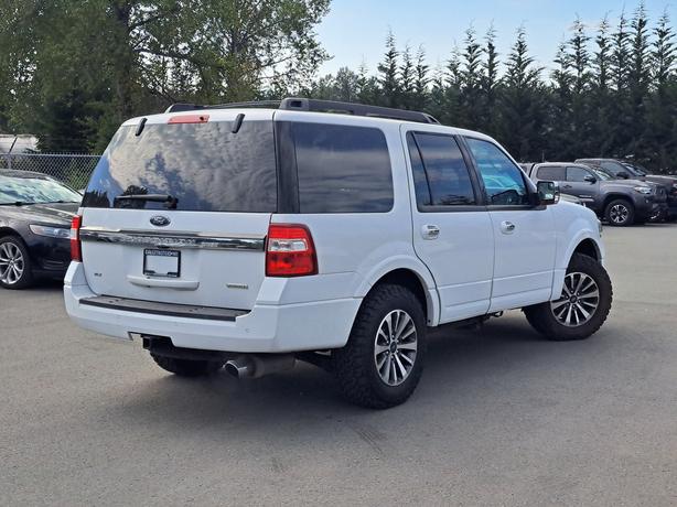 2017 Ford Expedition XLT - 4WD, Heated and Cooled Seats, Moonroof image 6