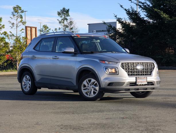 2023 Hyundai Venue Preferred - No Accidents, Heated Seats image 4