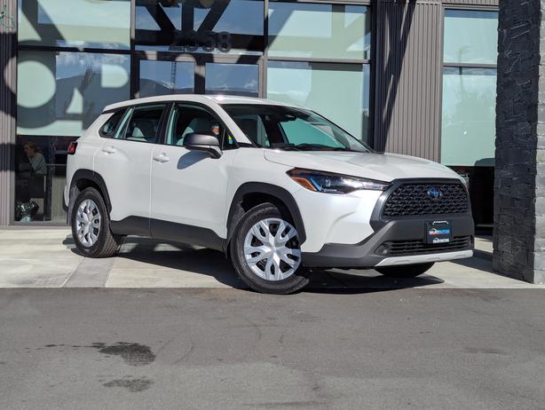 2023 Toyota Corolla Cross L - No accidents, AWD, Heated Seats image 4