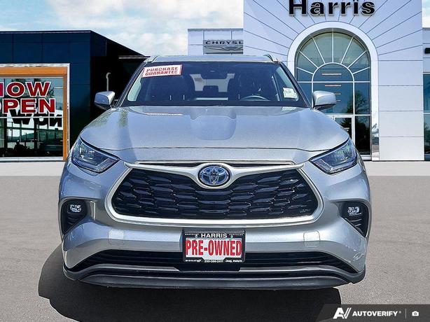 2022 Toyota Highlander Hybrid XLE AWD | Adaptive Cruise Control! clearance image 2