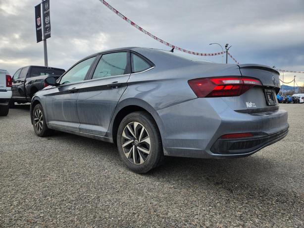 2022 Volkswagen Jetta Trendline image 4