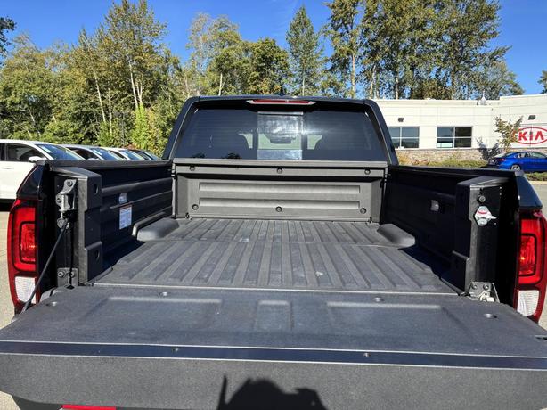 2025 Honda Ridgeline Black Edition image 7