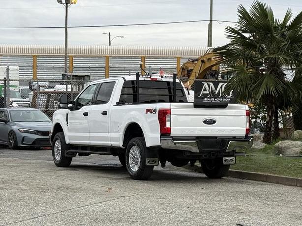 2019 Ford F-250 XLT Super Duty 4x4 Crew Cab image 7