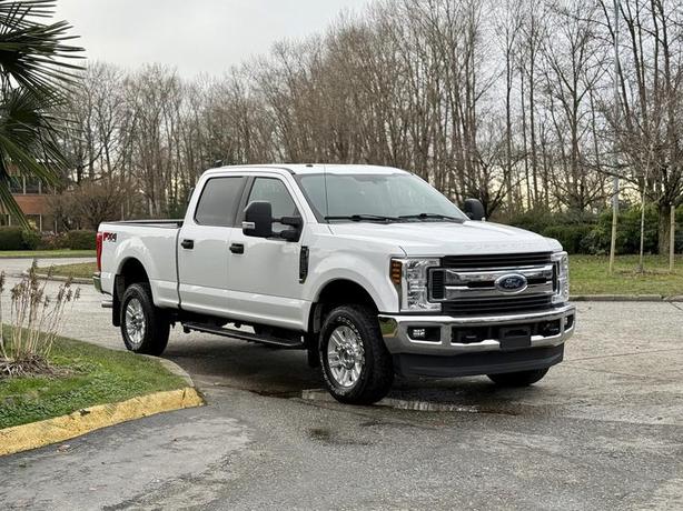 2019 Ford F-250 XLT Super Duty 4x4 Crew Cab image 1