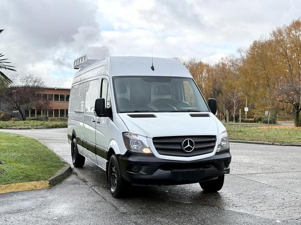 2015 Mercedes-Benz Sprinter 2500 High Roof Cargo Van image 2