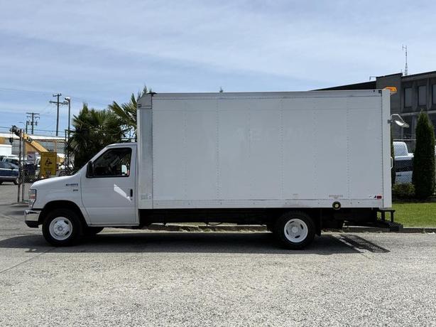 2018 Ford E-450 XL Super Duty 16 Foot Cube Van image 6