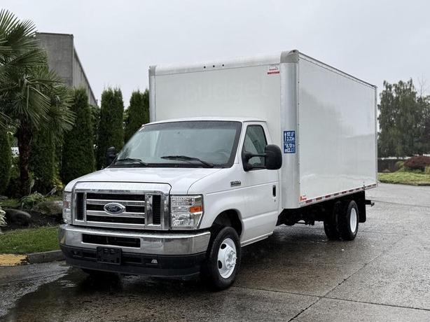 2022 Ford Econoline E-450 Super Duty 16-Foot Cube Van Box Truck with Loading Ram image 4