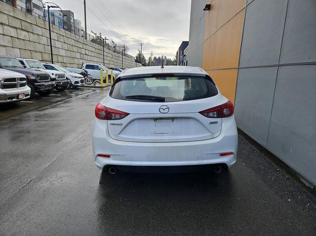 2017 Mazda3 GS | Backup Camera | Heated Seats! image 5