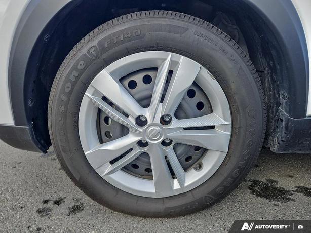 2020 Nissan Kicks S FWD Sport Utility | Back-Up Camera | One Owner! image 6