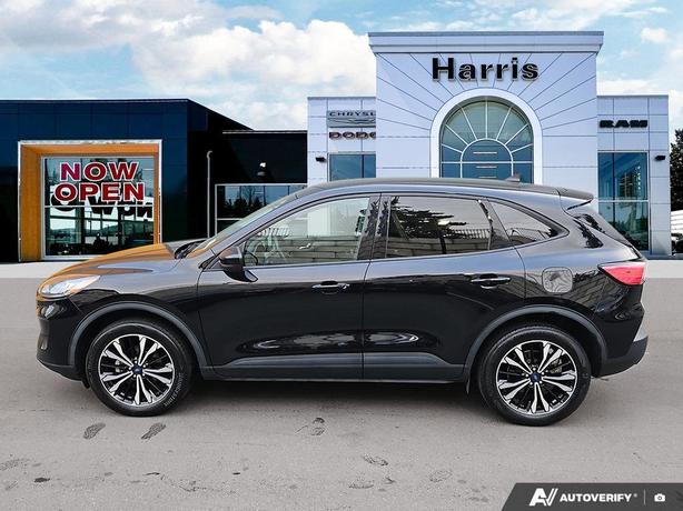 2021 Ford Escape SE AWD | No Reported Accidents! image 3