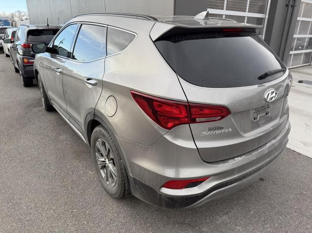 2018 Hyundai Santa Fe Sport SE LEATHER! SUNROOF! NO ACCIDENT! LOW KMS! image 3
