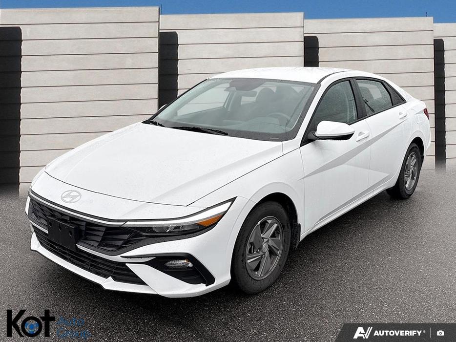 2025 Hyundai Elantra Essential display photo