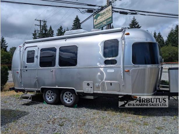 Used 2023 Airstream Flying Cloud 23FB image 1