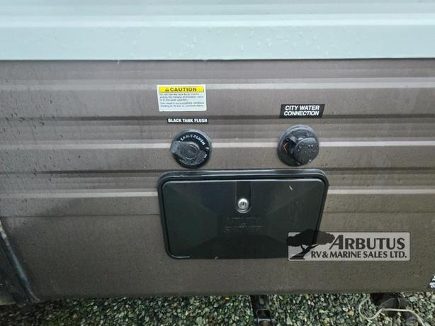 Used 2017 Forest River RV Wildwood 27DBK image 6