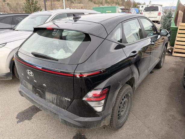 2025 Hyundai Kona Essential LOW KMS! NO ACCIDENT! ONE OWNER! image 4