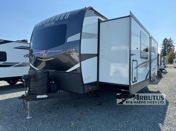 Used 2022 Forest River RV Rockwood Signature Ultra Lite 8263MBR image 4