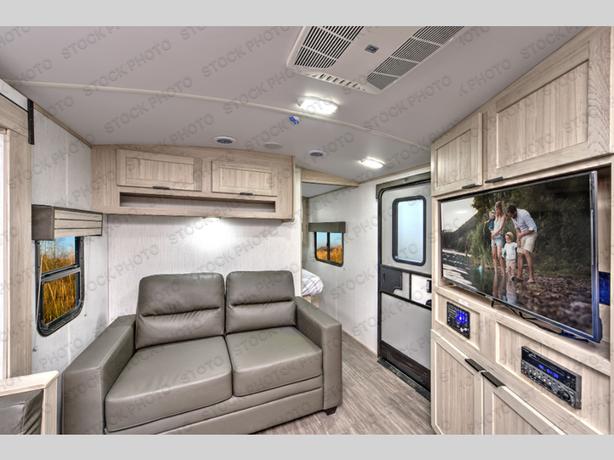 Used 2022 Cruiser Shadow Cruiser 259BHS image 4