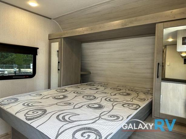 Used 2022 Dutchmen RV Kodiak SE 22SBH image 7