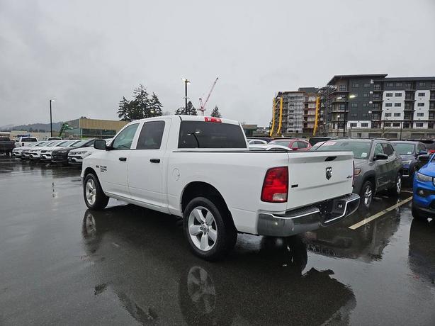 2022 RAM 1500 Classic SLT | Heated Mirrors! image 4