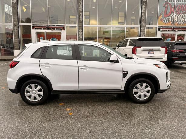 2024 Mitsubishi RVR ES - No Accidents, One Owner, Heated Seats image 4