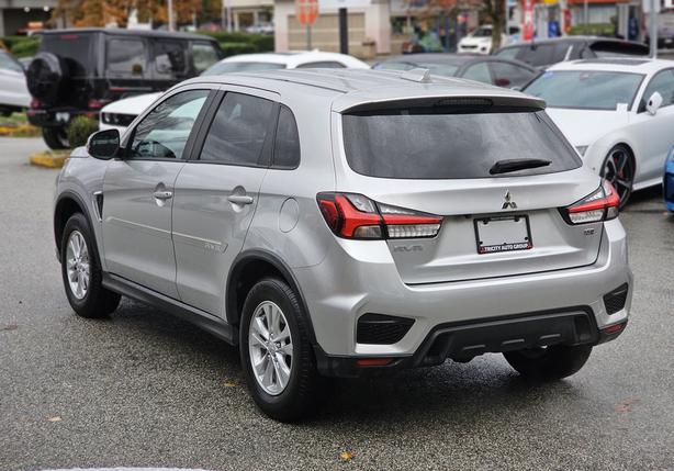 2023 Mitsubishi RVR SE AWC - No Accidents, One Owner, Heated Seats image 7