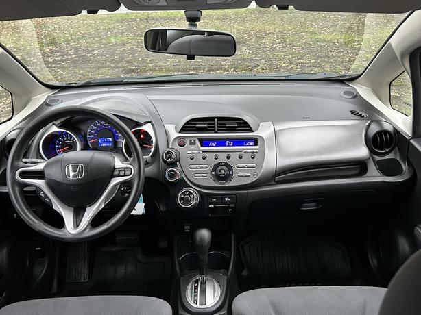 2013 Honda Fit image 8