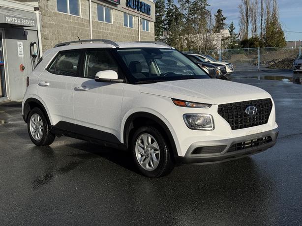 2023 Hyundai Venue Preferred - No Accidents, BC Local & Low Kilometer image 4